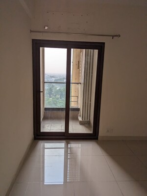 Room in 4 BHK Apartment at Azeagaia Botanica, Vrindavan Yojna – for Rent