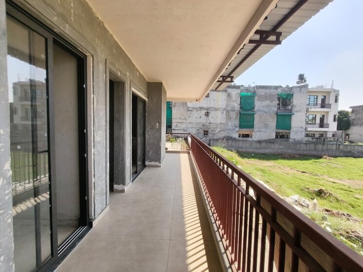 Balcony, sector 20 3.5 Bedroom 1915 Sq.Ft. Apartment In Sector 20 Panchkula 9330949