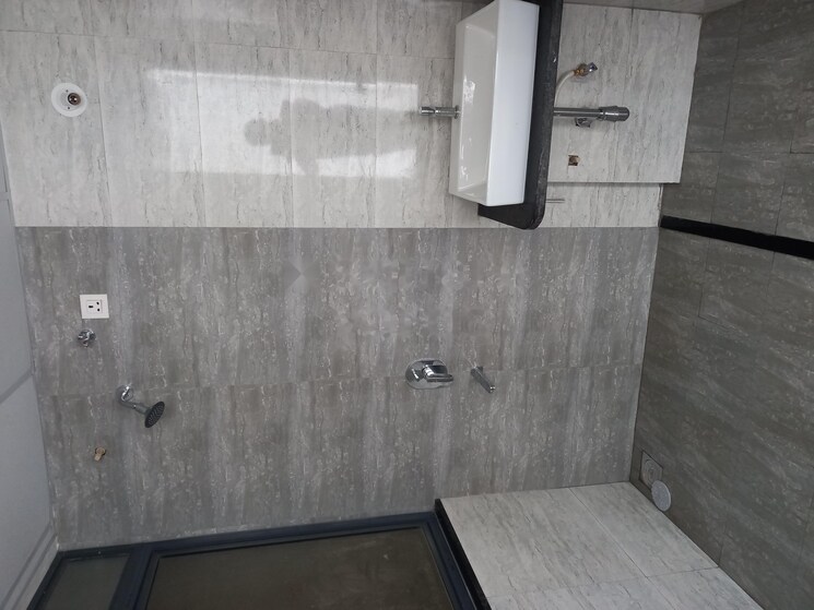 Bathroom, mantra-mirari 2.5 Bedroom 960 Sq.Ft. Apartment In Koregaon Park Pune 9330946