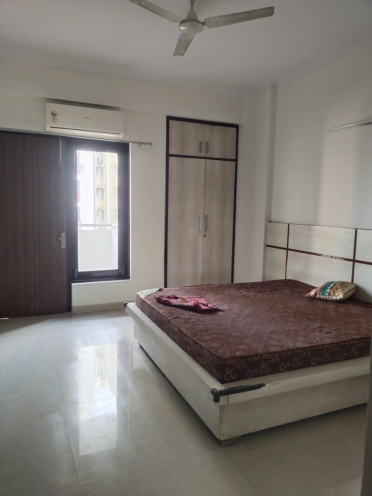 undefined, lord-krishna-apartment 4 Bedroom 3150 Sq.Ft. Apartment In Sector 43 Gurgaon 9330959