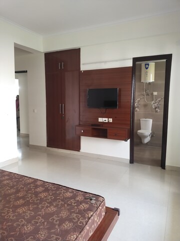 Kitchen in 4 BHK Apartment at Lord Krishna Apartment, Sector 43 – for Rent