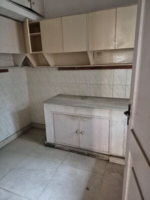  3.5 BHK Apartment at Purvasha Apartments, Patparganj – for Sale