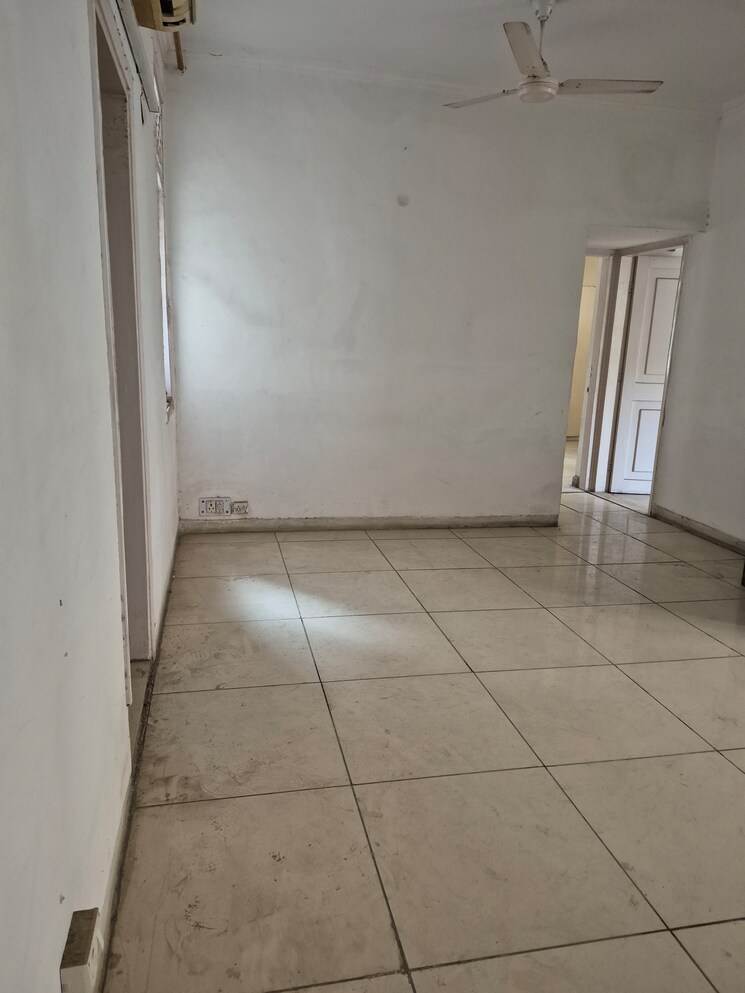 Room, purvasha-apartments 3.5 Bedroom 1250 Sq.Ft. Apartment In Patparganj Delhi 9331006