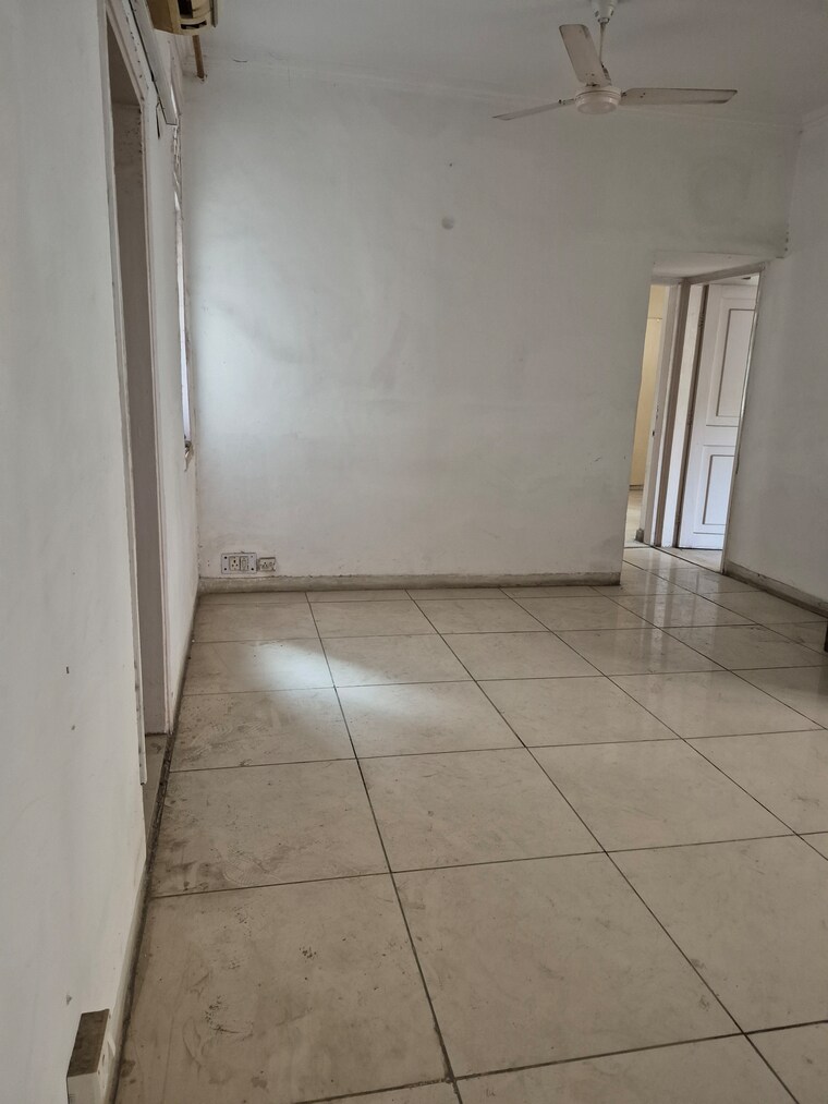 Room, purvasha-apartments 3.5 Bedroom 1250 Sq.Ft. Apartment In Patparganj Delhi 9331006