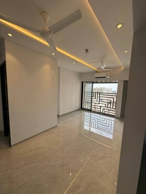 Room in 1 BHK Apartment at Juhu Gulmohar CHS, Vile Parle West – for Rent