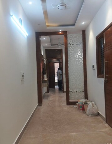 Building Lobby in 2.5 BHK Builder Floor at Kalkaji – for Rent