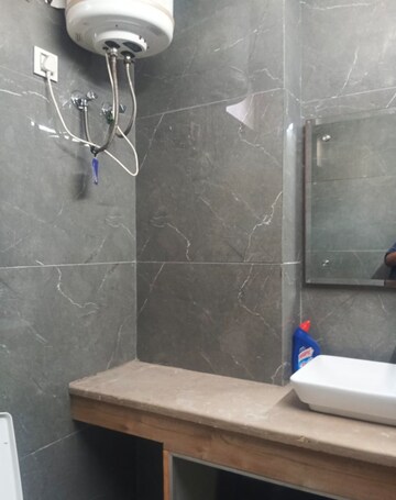 Furnished Amenities in 2.5 BHK Builder Floor at Kalkaji – for Rent