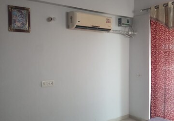 Room in 3 BHK Apartment at Amolik Sankalp, Sector 85 – for Rent