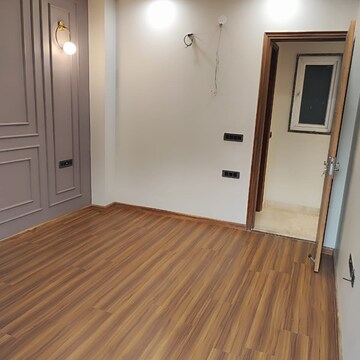 Room in 3 BHK Builder Floor at M2K Aura, Mayfield Garden – for Rent