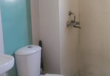 Bathroom in 3 BHK Apartment at Amolik Sankalp, Sector 85 – for Rent