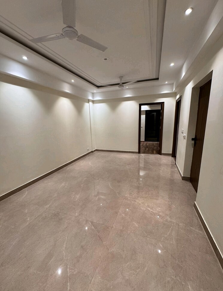 Room, suncity-vatsal-valley 2 Bedroom 560 Sq.Ft. Apartment In Gwal Pahari Gurgaon 9331173