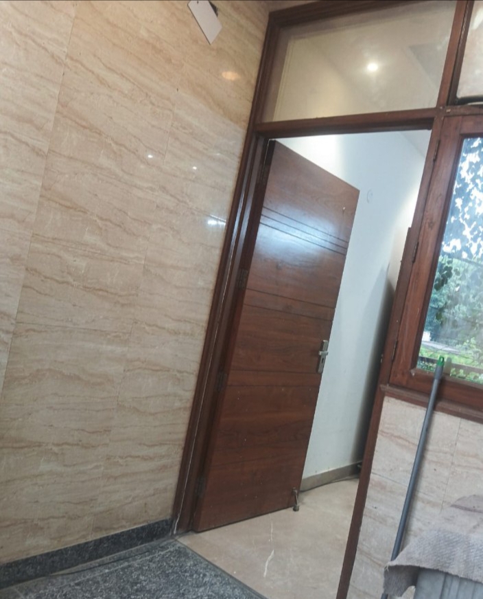 2.5 BHK + Extra Room Builder Floor For Rent in Kalkaji