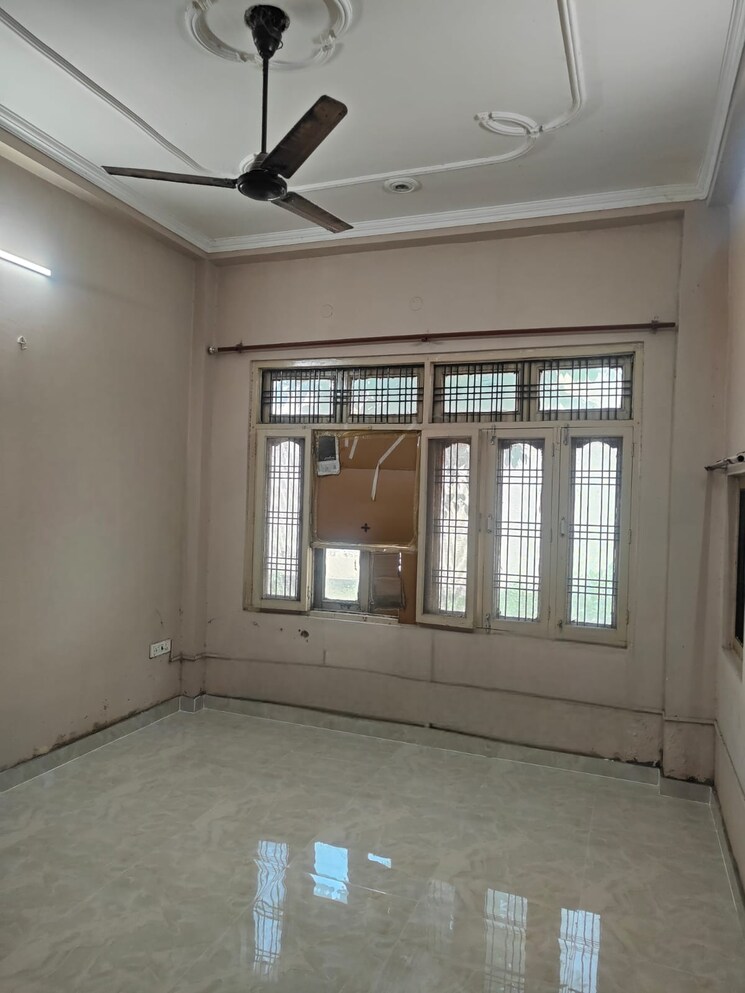 Room, indira nagar 3 Bedroom 1800 Sq.Ft. Independent House In Indira Nagar Lucknow 9331179