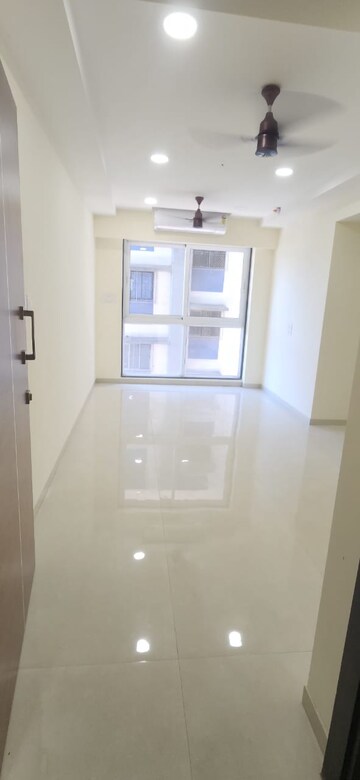 Bathroom in 2 BHK Apartment at JK Iris Phase 2, Mira Road – for Sale