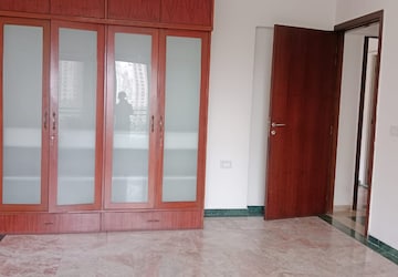 Room in 3 BHK Apartment at Hiranandani Gardens Octavius, Powai – for Sale