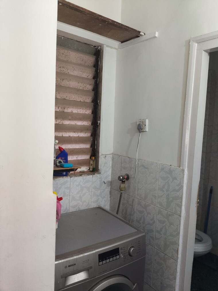 Bathroom, royal-classic-co-op-society 2 Bedroom 1112 Sq.Ft. Apartment In Andheri West Mumbai 9331185