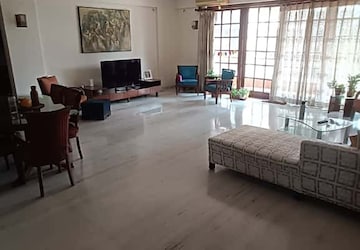 Parking in 3 BHK Apartment at Mayur Building Bandra, Bandra West – for Rent