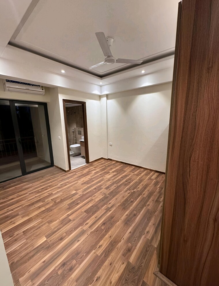 Bedroom, suncity-vatsal-valley 3 Bedroom 770 Sq.Ft. Apartment In Gwal Pahari Gurgaon 9331193