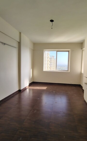 Room in 3 BHK Apartment at Godrej Meridien, Sector 106 – for Rent
