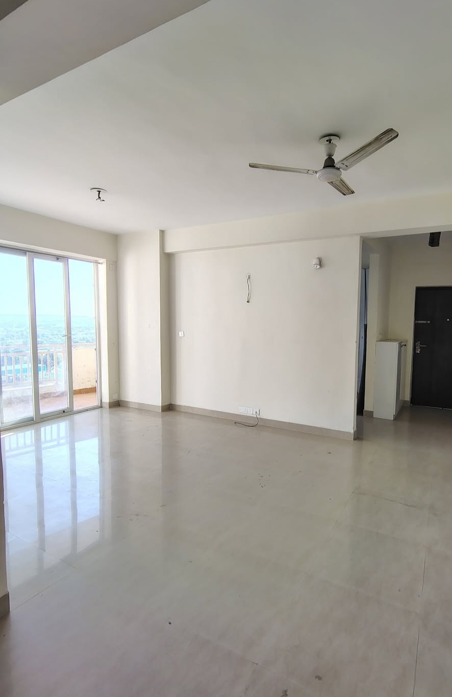 3 BHK + Servant Room Apartment For Rent in Godrej Meridien