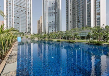 Swimming Pool in 3 BHK Apartment at Oberoi Realty Esquire, Goregaon East – for Sale