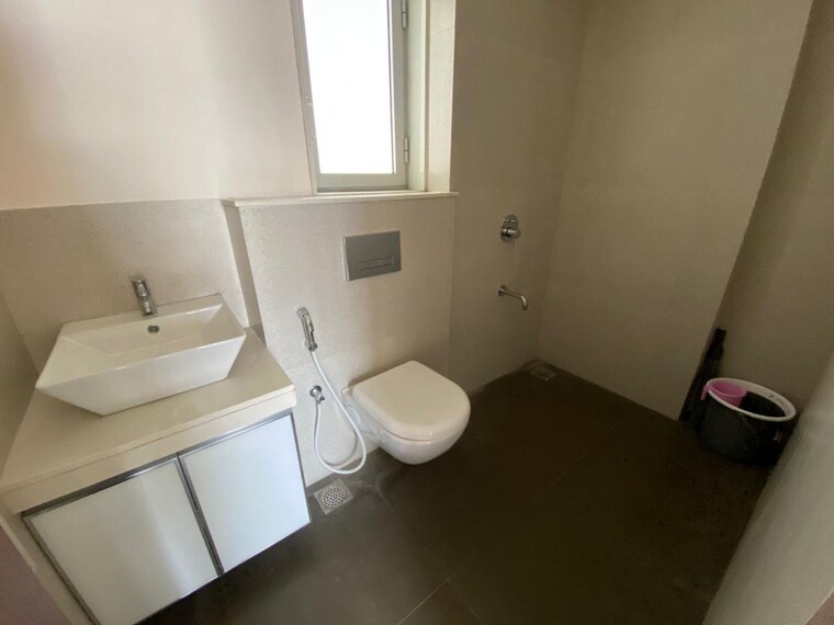 Bathroom, piramal-vaikunth 2 Bedroom 708 Sq.Ft. Apartment In Balkum Pada Thane 9331243