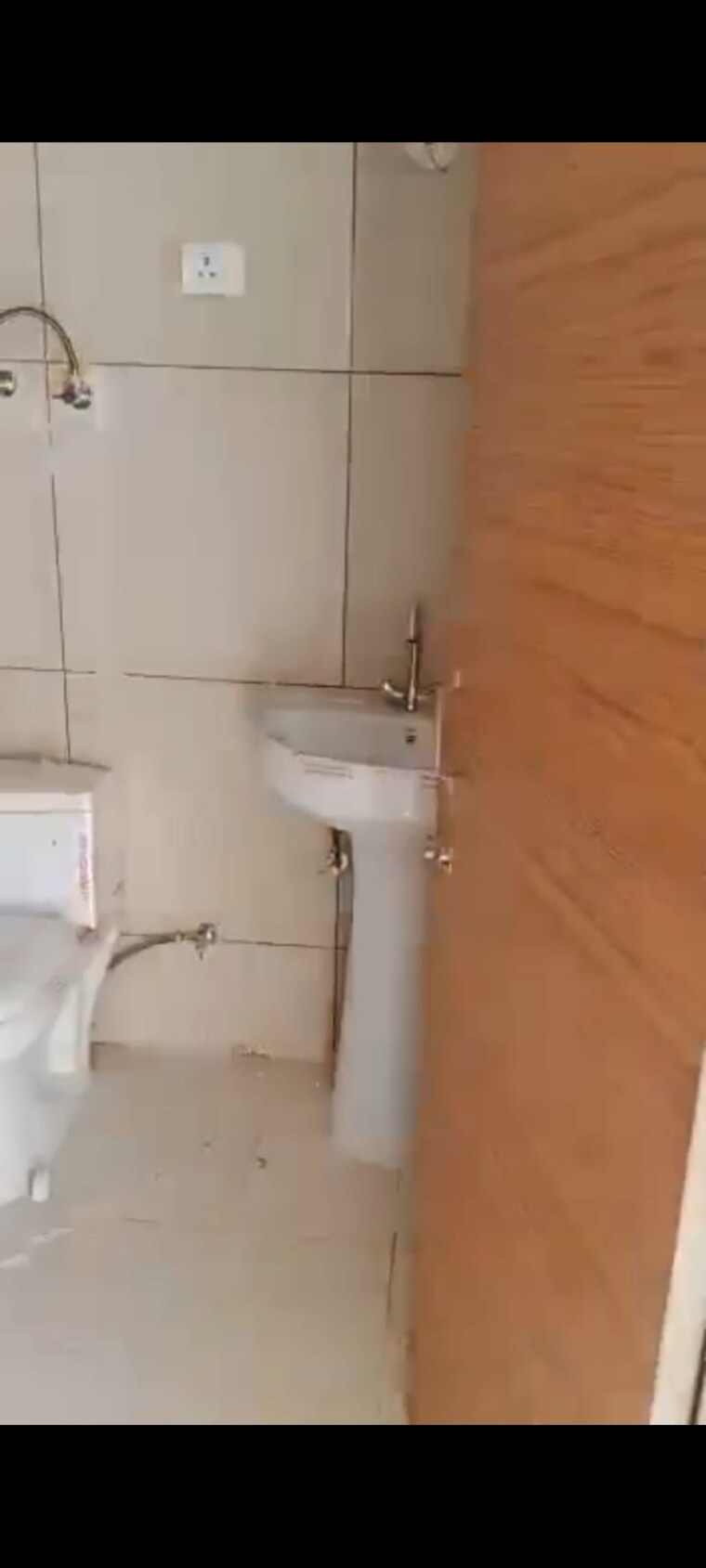 Bathroom, jkg-palm-resort 4 Bedroom 2010 Sq.Ft. Apartment In Raj Nagar Extension Ghaziabad 9331252