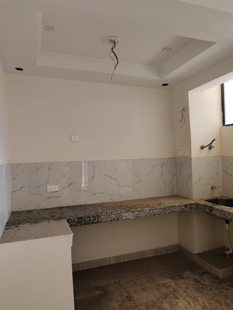 Bathroom, jkg-palm-resort 4 Bedroom 2010 Sq.Ft. Apartment In Raj Nagar Extension Ghaziabad 9331252