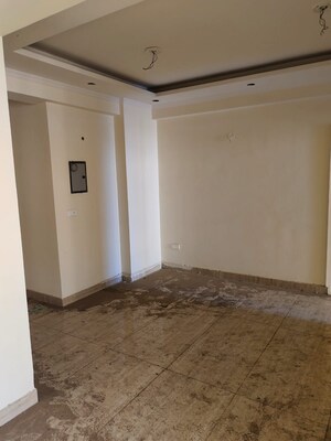 Room in 4 BHK Apartment at JKG Palm Resort, Raj Nagar Extension – for Sale