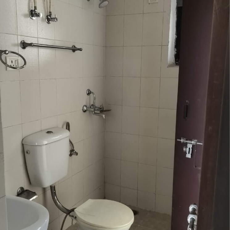 Bathroom, vip road 4 Bedroom 1414 Sq.Ft. Apartment In Vip Road Zirakpur 9331260