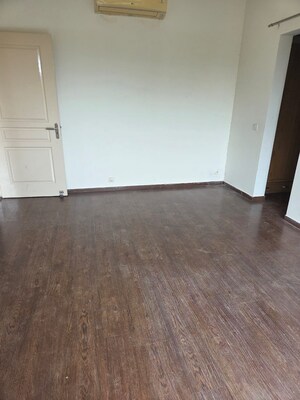 Room in 3 BHK Apartment at Bestech Park View Ananda, Sector 81 – for Rent