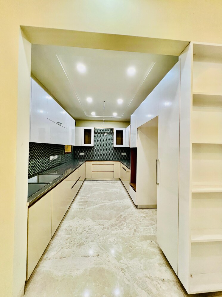 Kitchen, sector 12 panchkula 3.5 Bedroom 3150 Sq.Ft. Builder Floor In Sector 12 Panchkula Panchkula 9331279