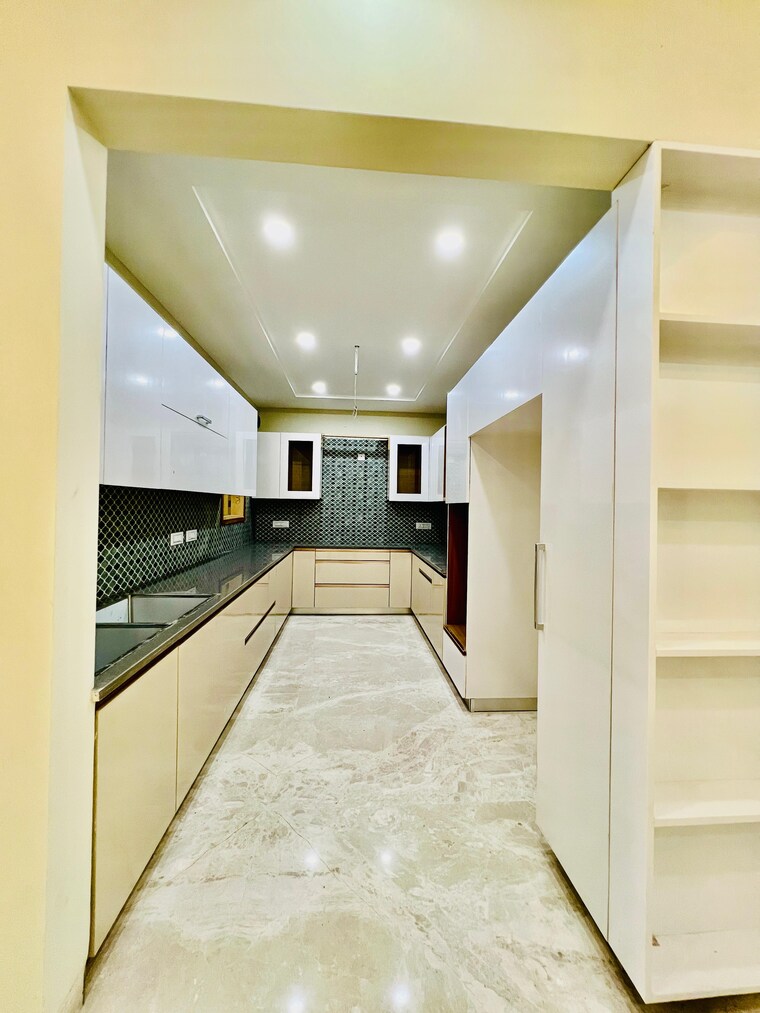 Kitchen, sector 12 panchkula 3.5 Bedroom 3150 Sq.Ft. Builder Floor In Sector 12 Panchkula Panchkula 9331279