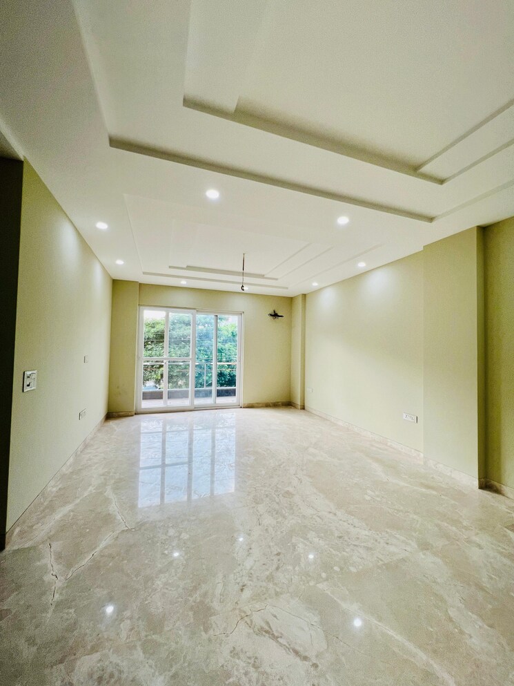 Room, sector 12 panchkula 3.5 Bedroom 3150 Sq.Ft. Builder Floor In Sector 12 Panchkula Panchkula 9331279
