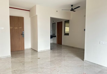 Room in 2 BHK Apartment at Majestique Towers, Kharadi – for Rent