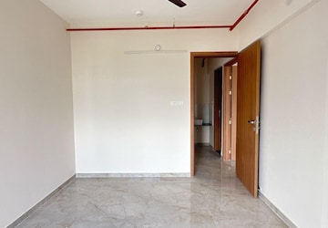 Room in 2 BHK Apartment at Majestique Towers, Kharadi – for Rent