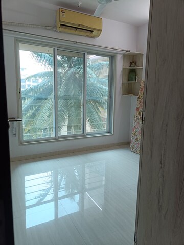 Room in 2 BHK Apartment at Raj Rudraksha, Dahisar East – for Rent