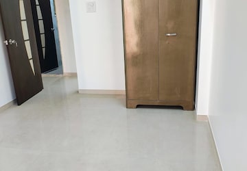 Room in 3 BHK Apartment at Neha Heena Gaurav Jewels, Goregaon East – for Rent