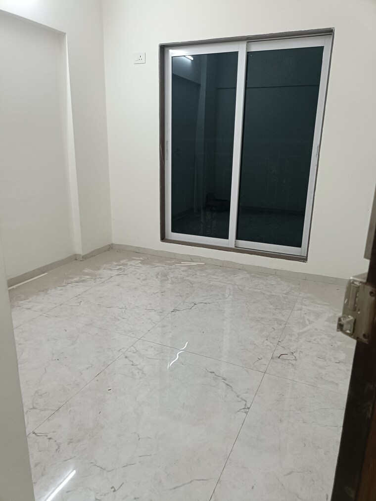 Room, borivali east 1 Bedroom 450 Sq.Ft. Apartment In Borivali East Mumbai 9331338