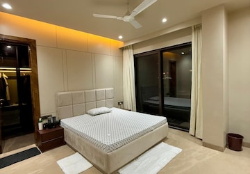 Studio Builder Floor For Rent in Sector 4
