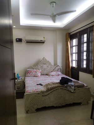 Master Bedroom in 3 BHK Builder Floor at Chittaranjan Park – for Rent
