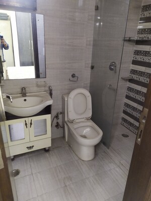 Attached Bathroom in 3 BHK Builder Floor at Chittaranjan Park – for Rent