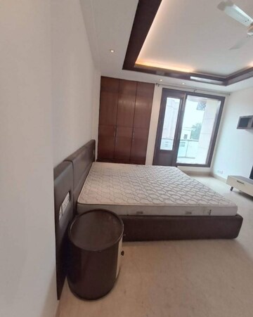 Master Bedroom in 4 BHK Builder Floor at Greater Kailash I – for Rent
