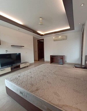 Master Bedroom in 4 BHK Builder Floor at Greater Kailash I – for Rent