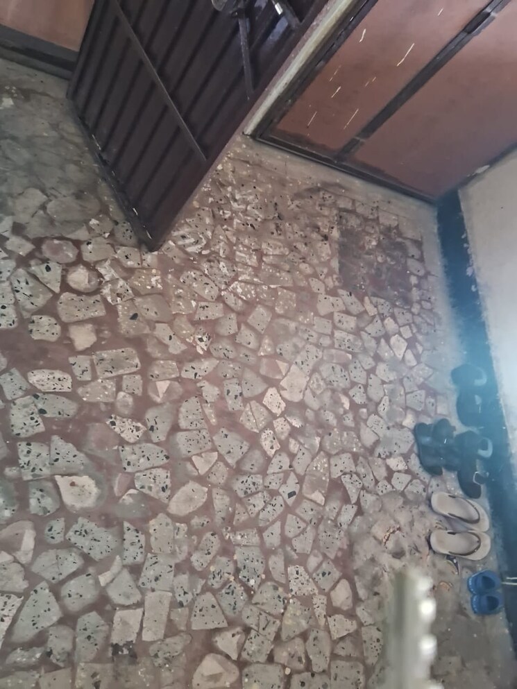  Parking, dombivli east 1 Bedroom 580 Sq.Ft. Apartment In Dombivli East Thane 9331444