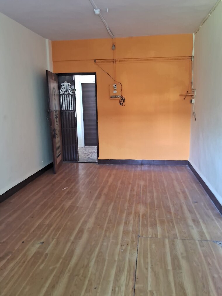 Room, dombivli east 1 Bedroom 580 Sq.Ft. Apartment In Dombivli East Thane 9331444