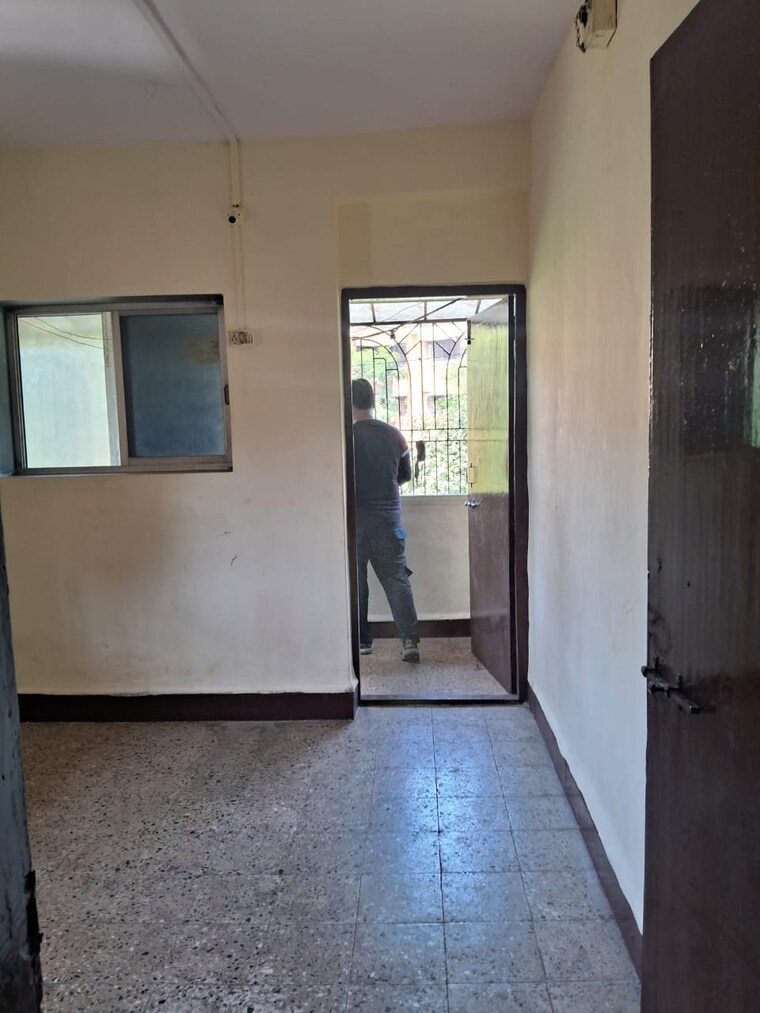 Room, dombivli east 1 Bedroom 580 Sq.Ft. Apartment In Dombivli East Thane 9331444