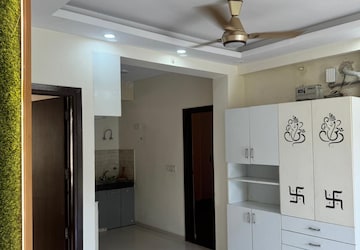 Room in 3 BHK Apartment at BPTP Parkland Pride, Sector 77 – for Sale