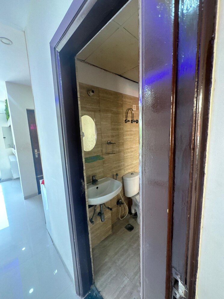 Bathroom, bptp-parkland-pride 3 Bedroom 1103 Sq.Ft. Apartment In Sector 77 Faridabad 9331460