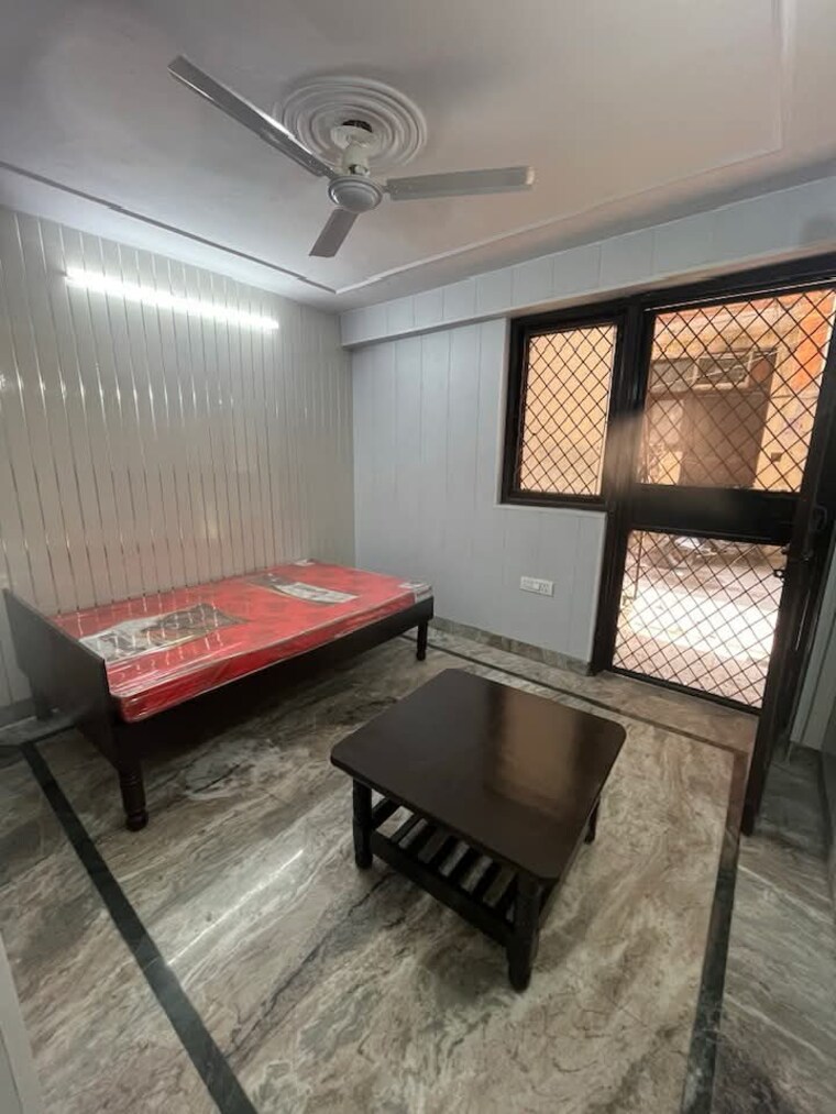 Bedroom, meet-apartments 2 Bedroom 550 Sq.Ft. Builder Floor In Burari Delhi 9331537